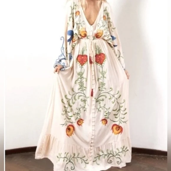 Beige and Red V-Neck Maxi Sundress with Bishop Sleeves - Picture 6 of 15